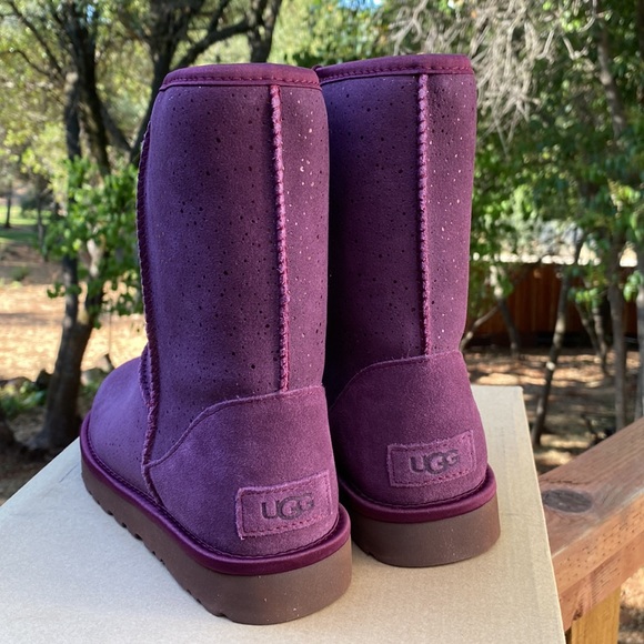 NEW UGG Classic Short Metallic Spots Boot - Picture 3 of 12